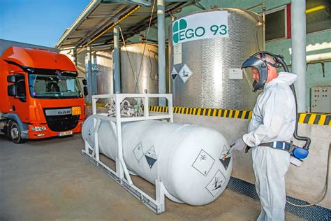 eg93.c0|Solutions for silvering of glass surfaces .